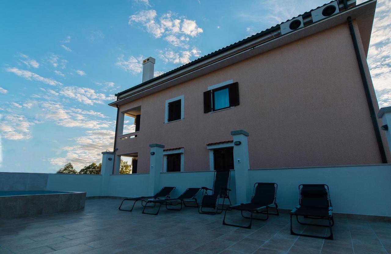Guest House Lavanda 4 Njivice Esterno foto