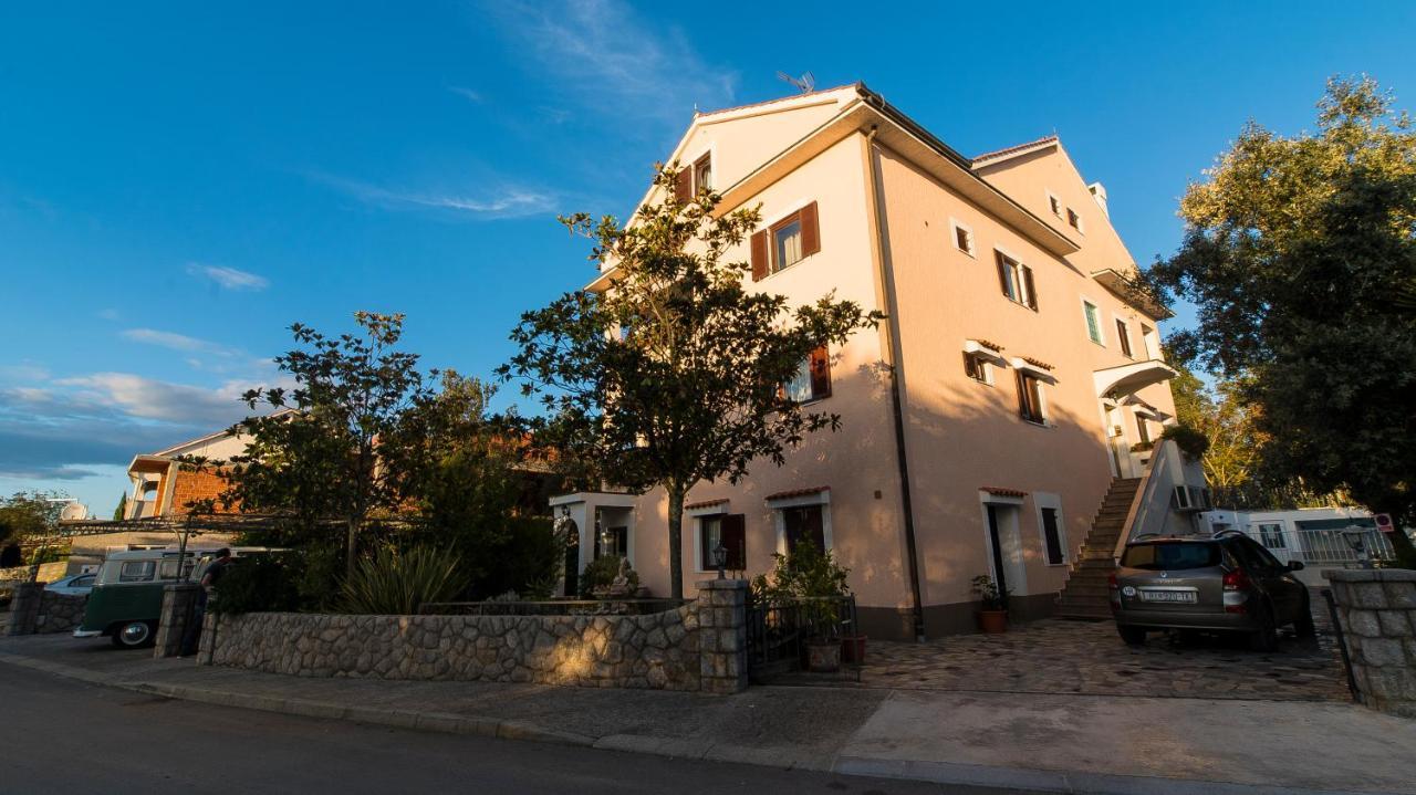 Guest House Lavanda 4 Njivice Esterno foto